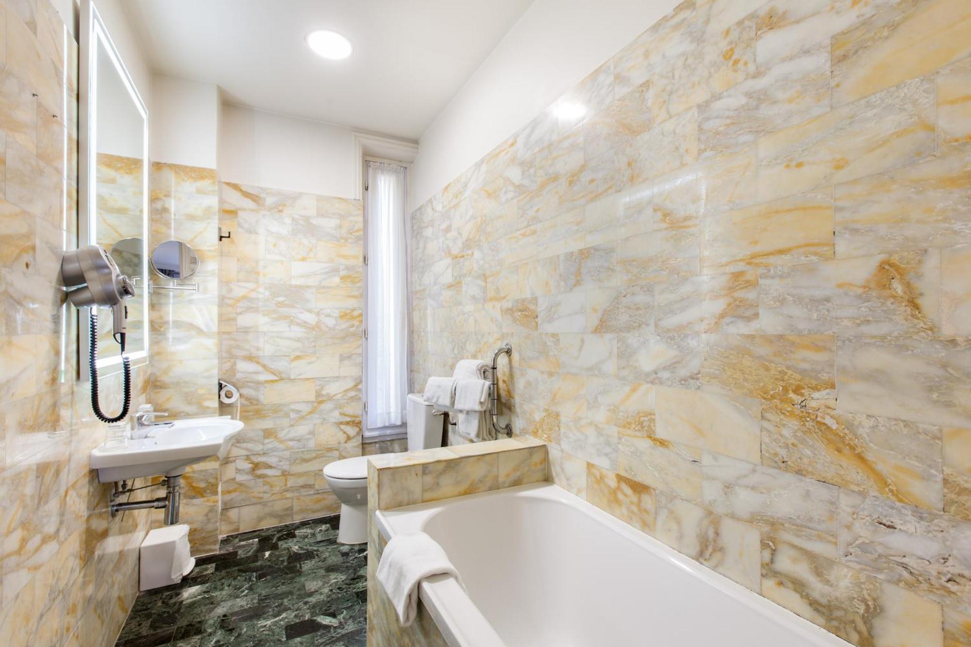 Hotel Bonaparte Париж Екстериор снимка